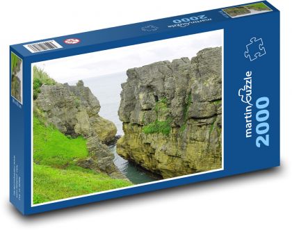 Nový Zéland - pobřeží, skály - Puzzle 2000 dílků, rozměr 90x60 cm