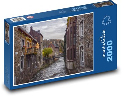 Město - budovy, řeka - puzzle 2000 dílků