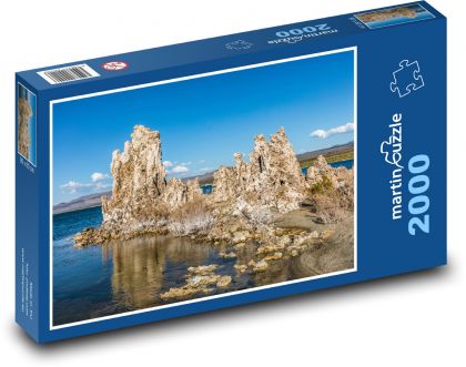 Jezioro - skała, woda - Puzzle 2000 elementów, rozmiar 90x60 cm