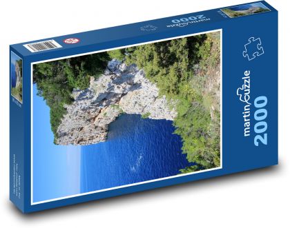 Chorvatsko - pobřeží, útes - Puzzle 2000 dílků, rozměr 90x60 cm