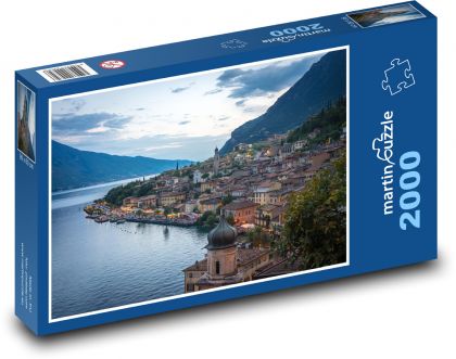 Itálie - město u pobřeží - Puzzle 2000 dílků, rozměr 90x60 cm