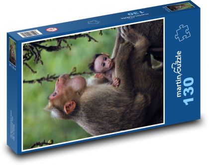 Małpa z młodym na drzewie - Puzzle 130 elementów, rozmiar 28,7x20 cm