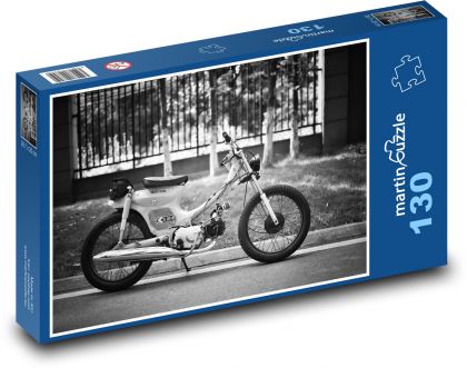Retro motorcycle in black and white - Puzzle 130 pieces, size 28.7x20 cm 