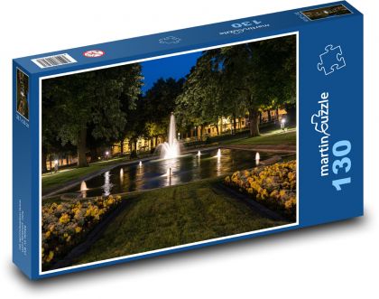 Večerná fontána v kúpeľnom parku - Puzzle 130 dielikov, rozmer 28,7x20 cm 