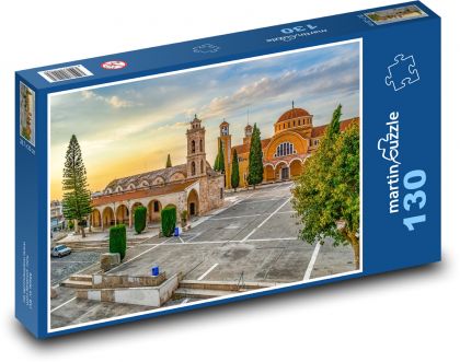 Východ slnka nad kostolom - Puzzle 130 dielikov, rozmer 28,7x20 cm 