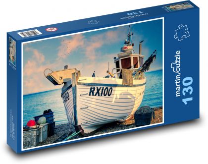 Rybářský člun na břehu moře - puzzle 130 dílků