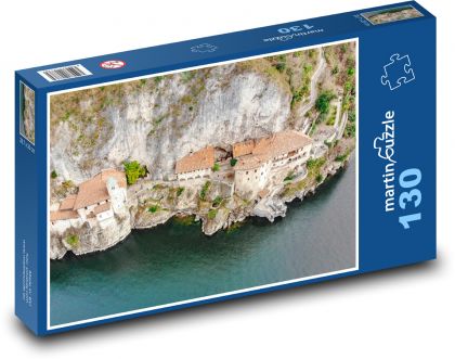 Santa Caterina del Sasso - domy na pobreží - Puzzle 130 dielikov, rozmer 28,7x20 cm 