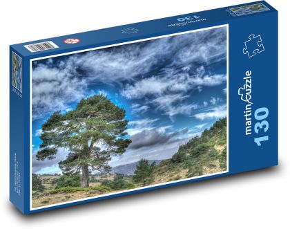 Osamelý strom nad kopcami - Puzzle 130 dielikov, rozmer 28,7x20 cm 