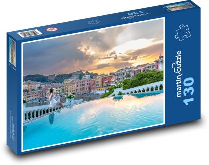 Výhľad na mesto z bazéna - Puzzle 130 dielikov, rozmer 28,7x20 cm 