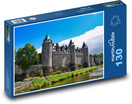 Medieval fortress by the river - Puzzle 130 pieces, size 28.7x20 cm 