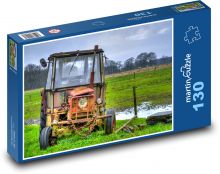 Starý traktor na louce Puzzle 130 dílků - 28,7 x 20 cm