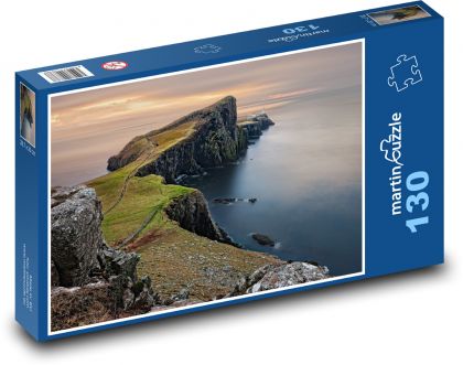 Klif, latarnia morska - Puzzle 130 elementów, rozmiar 28,7x20 cm