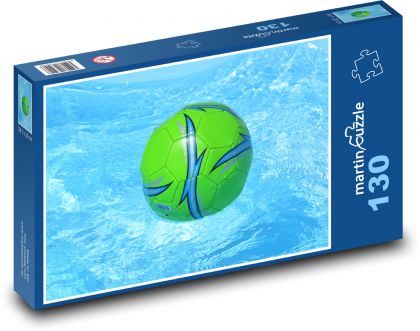 Piłka - basen, woda - Puzzle 130 elementów, rozmiar 28,7x20 cm