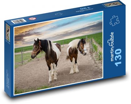 Gospodarstwo - konie, zwierzęta - Puzzle 130 elementów, rozmiar 28,7x20 cm