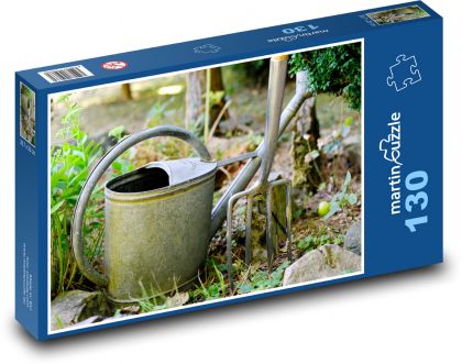Konewka natryskowa - praca w ogrodzie, widły - Puzzle 130 elementów, rozmiar 28,7x20 cm