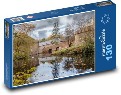 Hrad Burgau - rybník, príroda - Puzzle 130 dielikov, rozmer 28,7x20 cm 