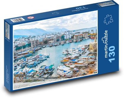 Přístav s loděmi - Kypr, město - Puzzle 130 dílků, rozměr 28,7x20 cm
