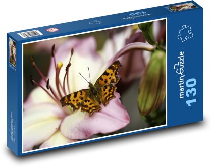 Motýl na květině - lilie, makro  - Puzzle 130 dílků, rozměr 28,7x20 cm
