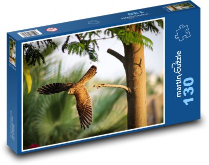 Lovící poštolka - pták, letící - Puzzle 130 dílků, rozměr 28,7x20 cm