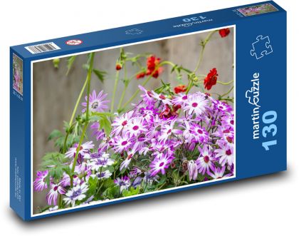 Fioletowa stokrotka - kwiat, ogród - Puzzle 130 elementów, rozmiar 28,7x20 cm