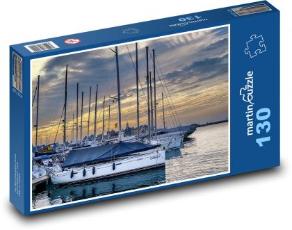 Jachty na morzu - łodzie, port - Puzzle 130 elementów, rozmiar 28,7x20 cm