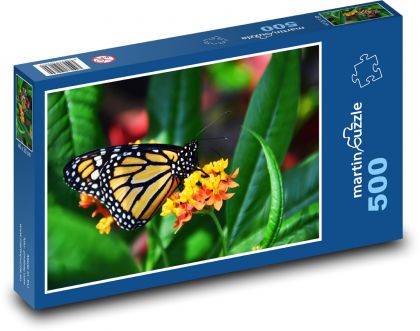 Žlto-čierny motýľ sediaci na kvete - Puzzle 500 dielikov, rozmer 46x30 cm 
