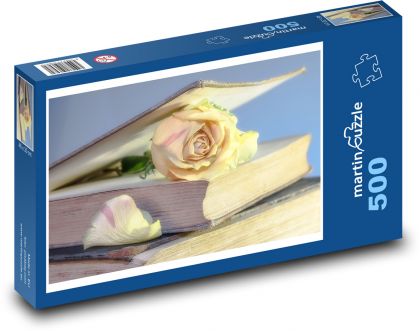 Biała róża z książką - Puzzle 500 elementów, rozmiar 46x30 cm