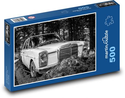Starý automobil v lese - puzzle 500 dílků