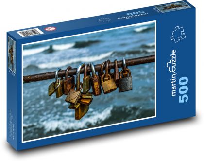 Padlocks on the fence - Puzzle of 500 pieces, size 46x30 cm 