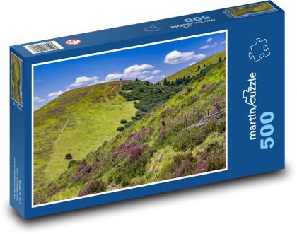 Zielone wzgórza - Puzzle 500 elementów, rozmiar 46x30 cm