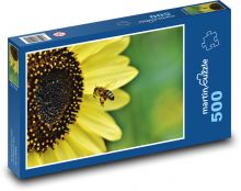 Flower pollination - bee, petals Puzzle of 500 pieces - 46 x 30 cm 