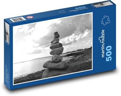 Kamene na pláži - more, čiernobiely - Puzzle 500 dielikov, rozmer 46x30 cm 