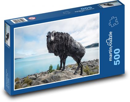 Himálajský Tahr - socha, jezero Pukaki - Puzzle 500 dílků, rozměr 46x30 cm