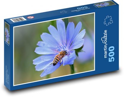 Modrý kvet - divoká včela - Puzzle 500 dielikov, rozmer 46x30 cm 
