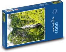 Vodopád v lese - hora, stomy Puzzle 1000 dielikov - 60 x 46 cm 