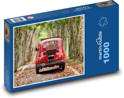 Malé červené autíčko v lese - puzzle 1000 dílků