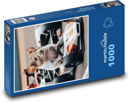 Myš v závodním autě - Puzzle 1000 dílků, rozměr 60x46 cm