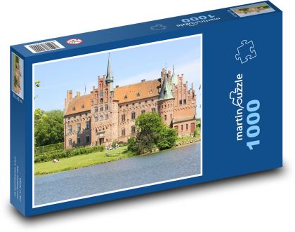 Egeskov Castle in Denmark - Puzzle 1000 pieces, size 60x46 cm 