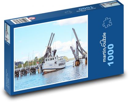 Loď v přístavu - Puzzle 1000 dílků, rozměr 60x46 cm