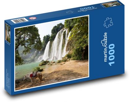 Kôň pri vodopáde - Vietnam - Puzzle 1000 dielikov, rozmer 60x46 cm
