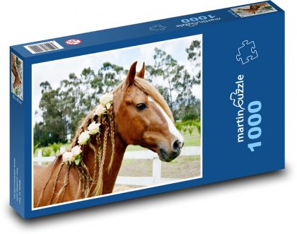 Kůň vyzdobený růží - puzzle 1000 dílků