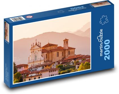 Mestský kostol - Puzzle 2000 dielikov, rozmer 90x60 cm 