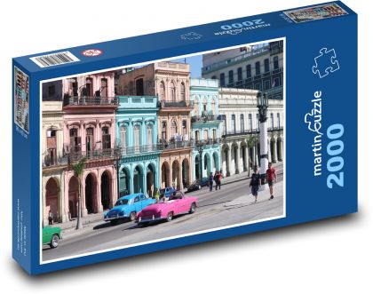 Růžové auto na ulici - Puzzle 2000 dílků, rozměr 90x60 cm