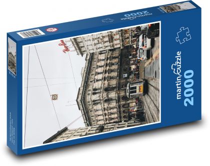 Ulica - tramwaj - Puzzle 2000 elementów, rozmiar 90x60 cm