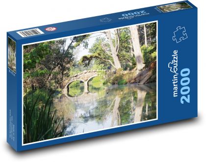 Kamienny most przez rzekę - Puzzle 2000 elementów, rozmiar 90x60 cm
