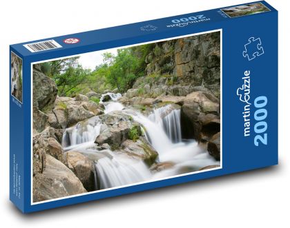 Vodopád v lese - puzzle 2000 dílků