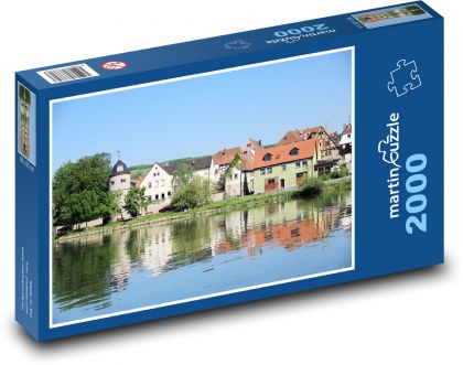Bývania pri rieke - Puzzle 2000 dielikov, rozmer 90x60 cm 