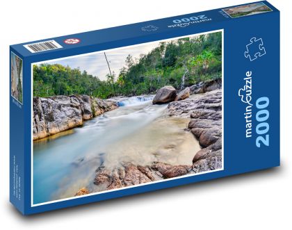 Woda - strumień - Puzzle 2000 elementów, rozmiar 90x60 cm
