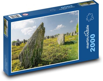 Megalitické kamene na bretónskom vidieku - Puzzle 2000 dielikov, rozmer 90x60 cm 