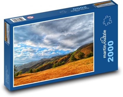 Górski krajobraz pod dramatycznym niebem - Puzzle 2000 elementów, rozmiar 90x60 cm